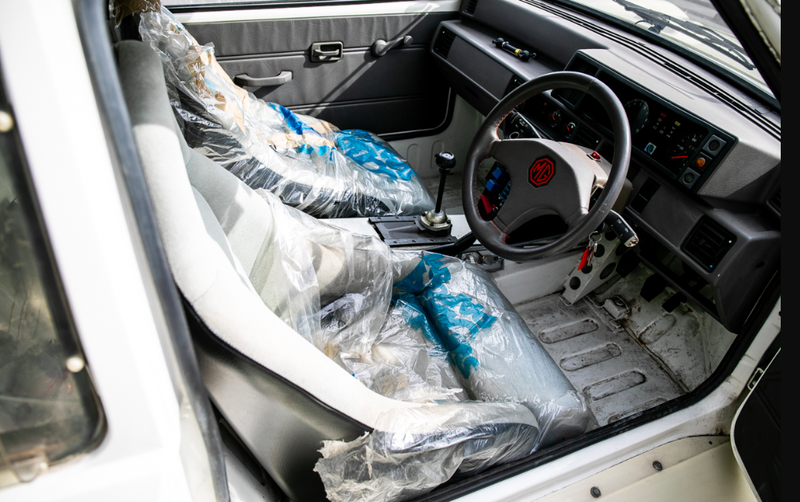 Illustration for article titled A Ridiculously Low-Mileage MG Metro 6R4 Rally Car Is Headed to Auction; Someone Buy This Ugly Thing
